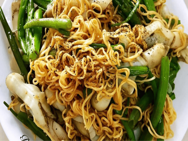Mì xào ốc móng tay