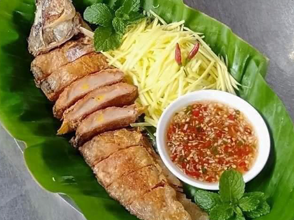 Cá thác lác rút xương chiên giòn