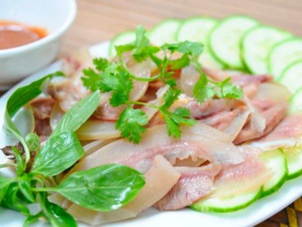 Mép bò hấp hành